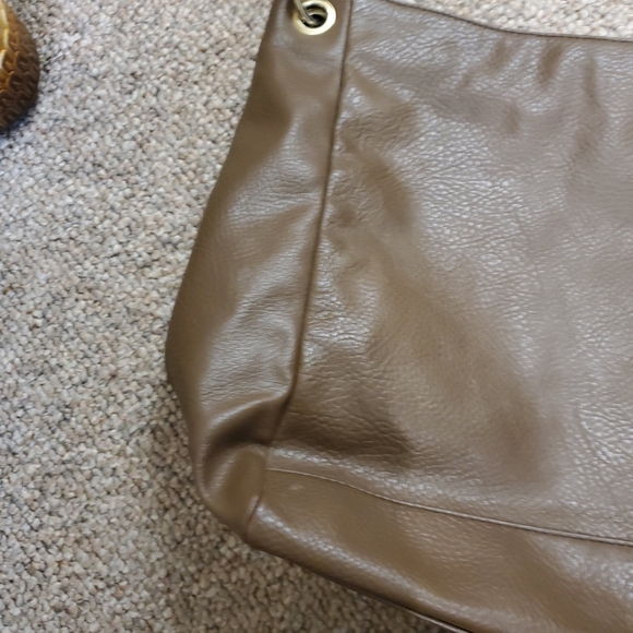 Kenneth Cole Reaction Brown Leather Shoulder Purse with Gold Studded Strap - Picture 7 of 15